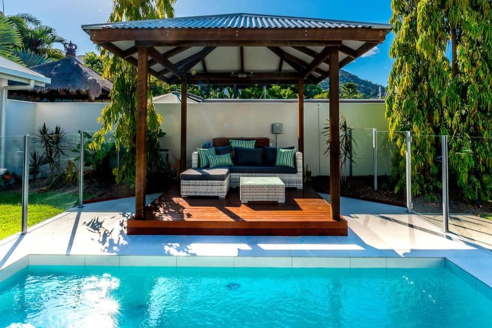 The Last Resort Villa 1 Villa in Palm Cove