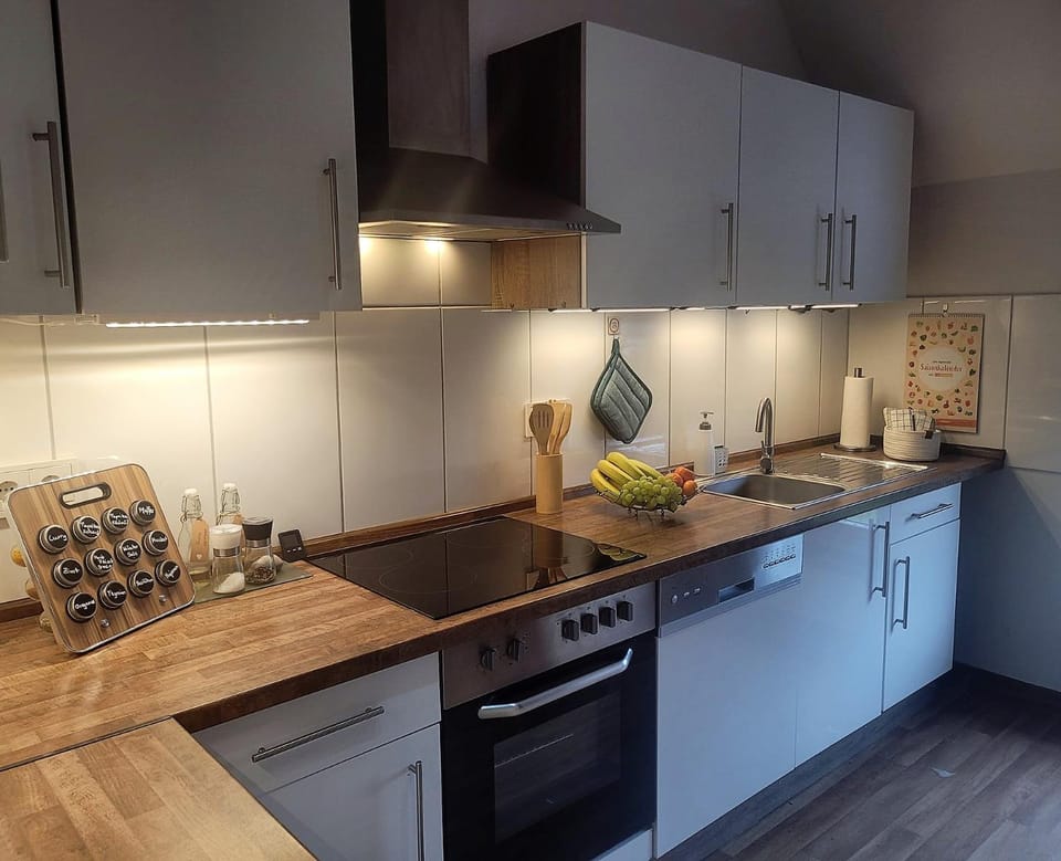 Coffee/tea facilities, Kitchen or kitchenette, dishwasher, minibar, pet friendly, stove, toaster