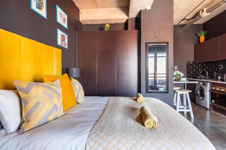 Bed, Kitchen or kitchenette, Bedroom, wardrobe, kitchen