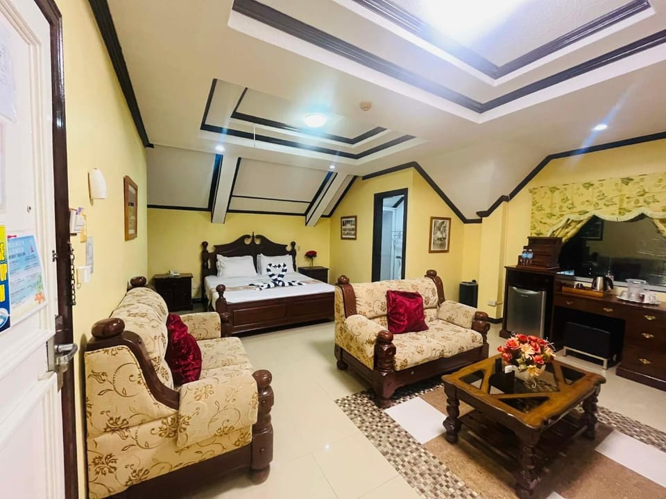 PALM TREE RESORT AND RESTAURANT Hotel in Subic