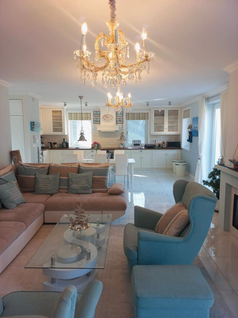 Living room, Dining area