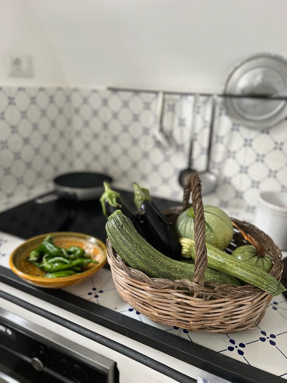 Kitchen or kitchenette, Food and drinks, Food