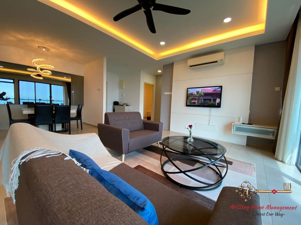 TV and multimedia, Living room, Seating area, fireplace