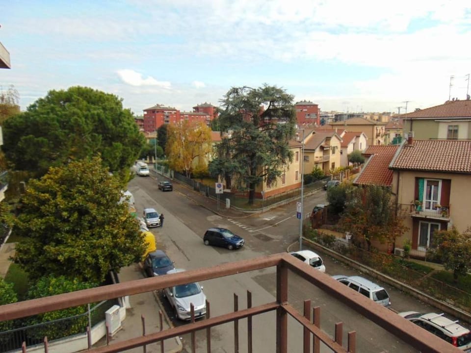 Neighbourhood, Street view