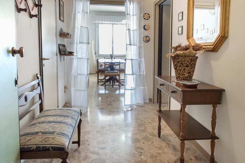 M340 - Marcelli, accogliente trilocale fronte mare con balcone Apartment in Marcelli