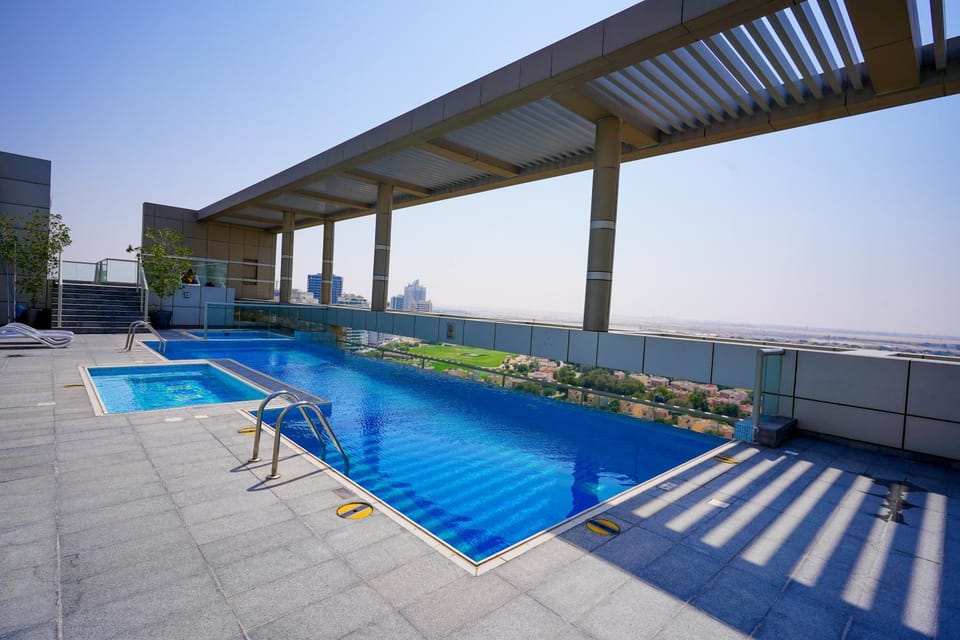 Pool view, Swimming pool, sunbed