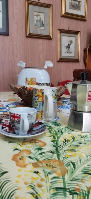 Coffee/tea facilities, Dining area, Breakfast