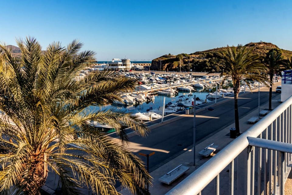 Port de Llançà 32 - Dúplex en 1ª línea de playa Apartment in Alt Empordà