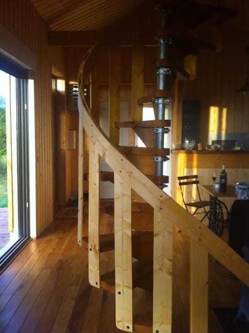 Maison en bois dans un pré House in Bourgogne-Franche-Comté