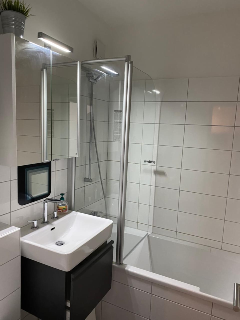 Shower, Bath