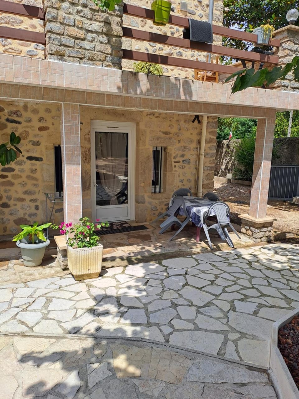 Gîte 2 "Le Tilia " aux magnolias 3 étoiles Apartment in Provence-Alpes-Côte d'Azur