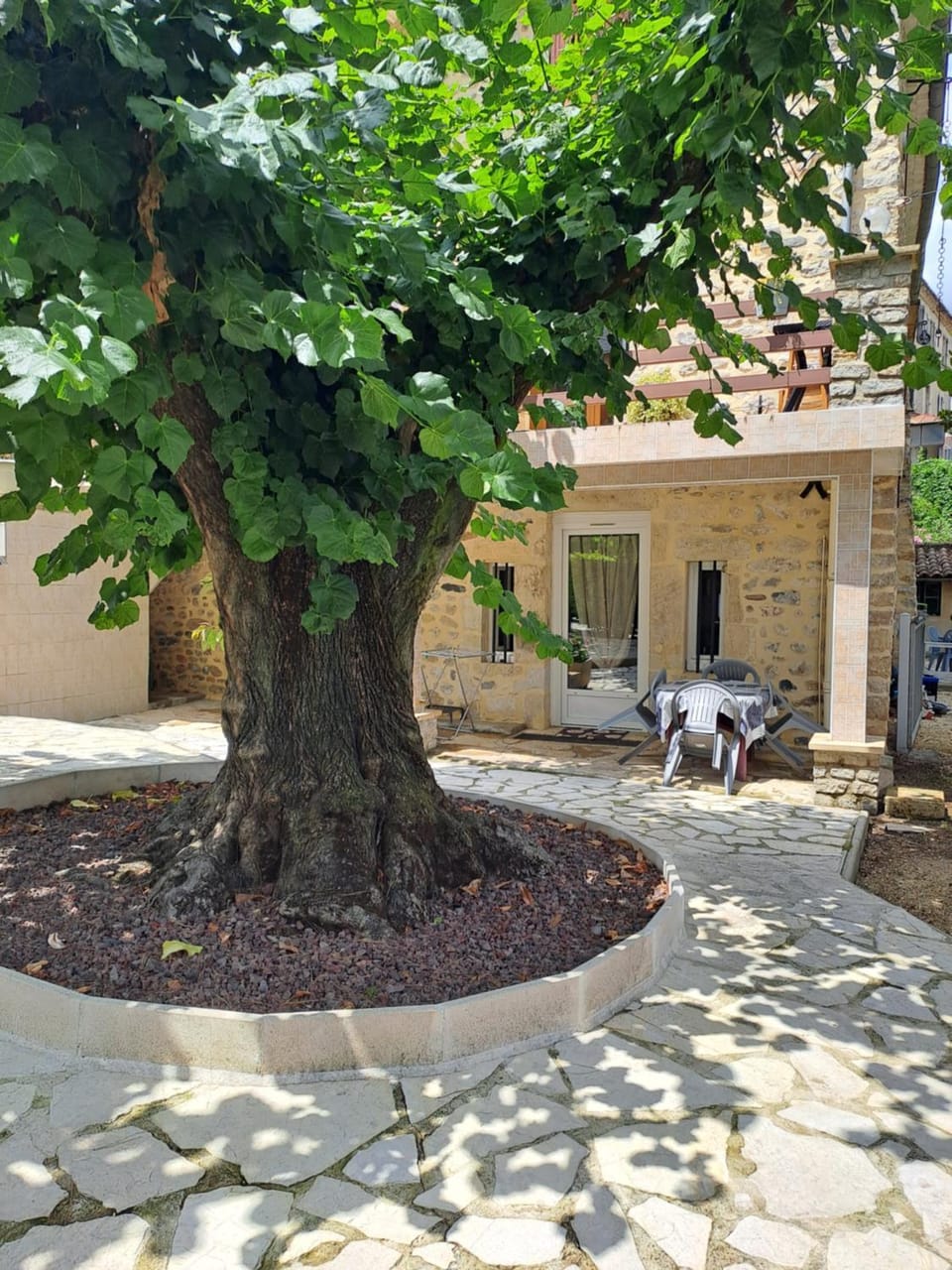 Gîte 2 "Le Tilia " aux magnolias 3 étoiles Apartment in Provence-Alpes-Côte d'Azur