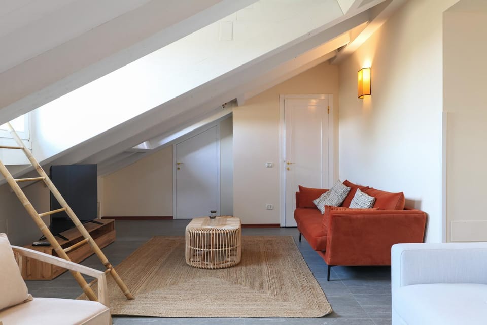 Lux Penthouse Palestro Apartment in Milan