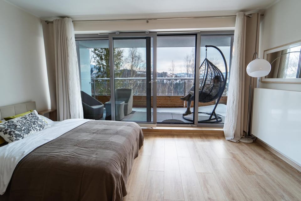 Bed, Living room, Photo of the whole room, Seating area, Bedroom