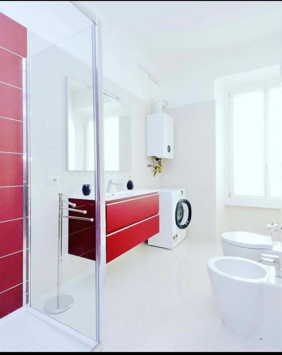 Shower, Toilet, Bathroom, washing machine