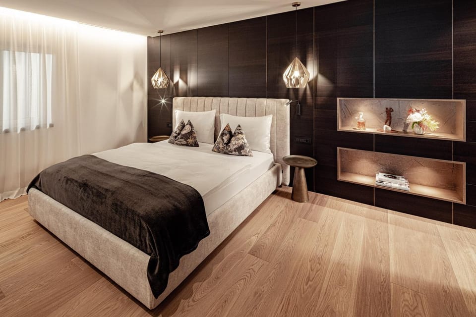 Living room, Bedroom