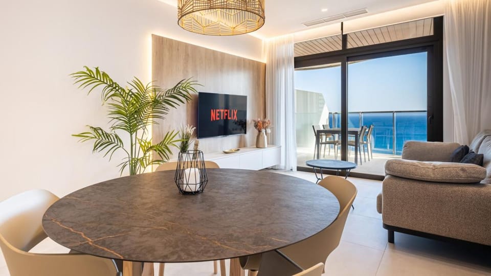 Natural landscape, TV and multimedia, Living room, Photo of the whole room, Sea view
