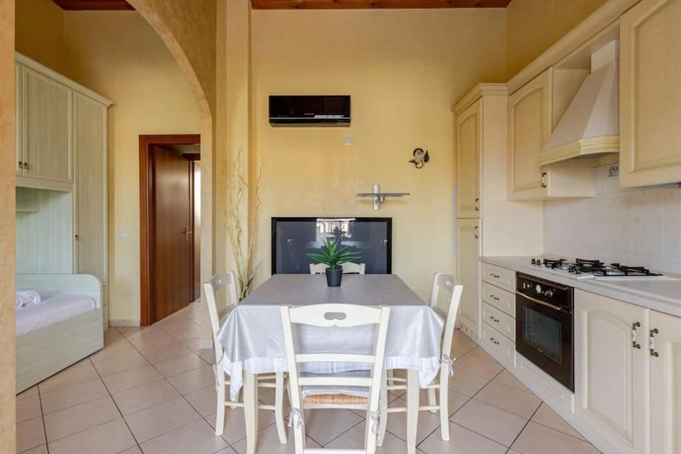 Elegance Apartment Ancient Rovere Apartment in Sirmione