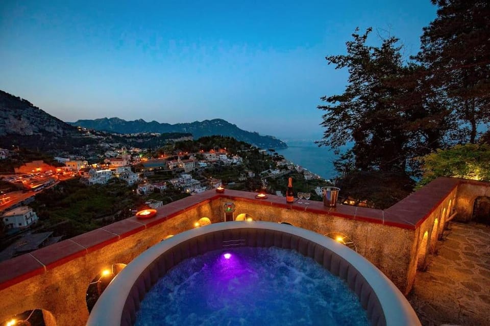 Nearby landmark, Natural landscape, Hot Tub, Pool view, Sea view, Swimming pool