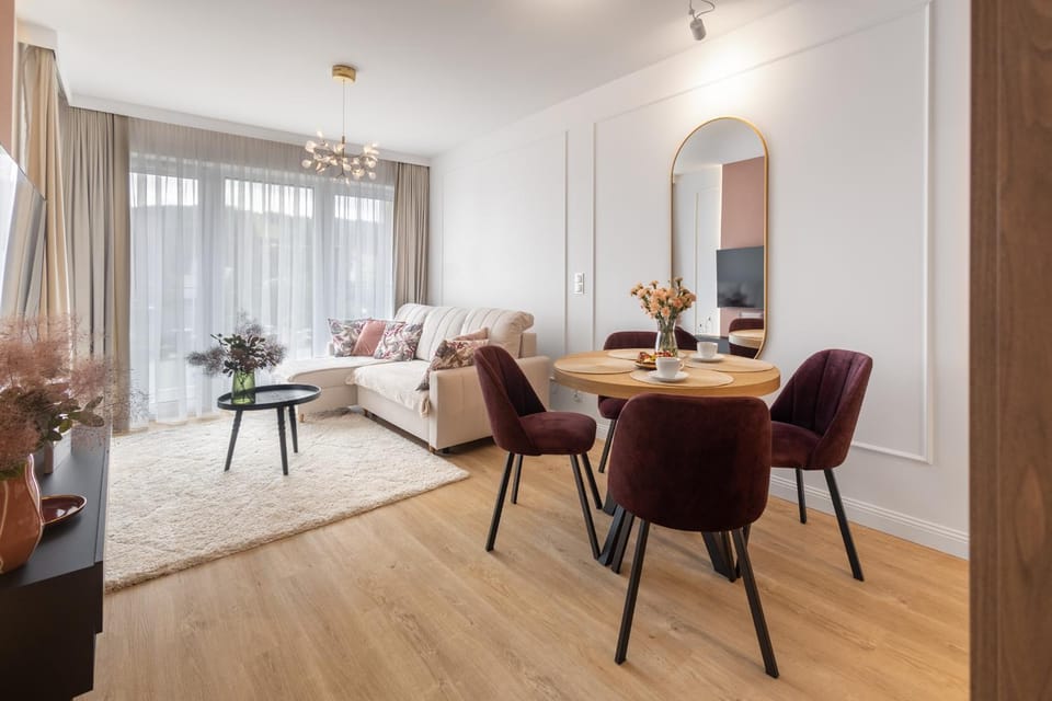 Living room, Photo of the whole room, Seating area, Dining area