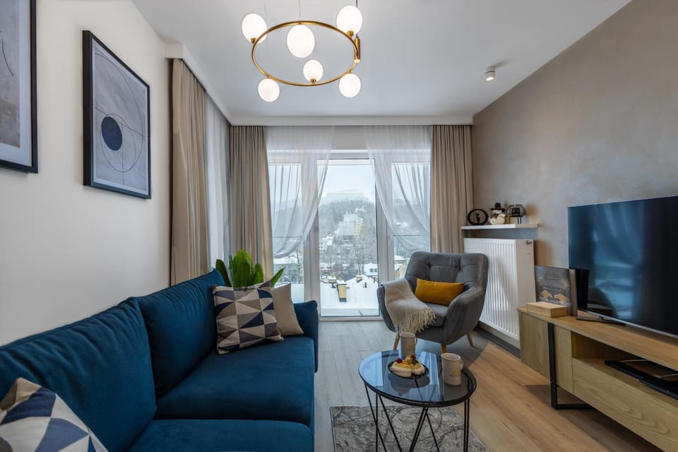 Day, Winter, TV and multimedia, View (from property/room), Living room, Seating area, Mountain view