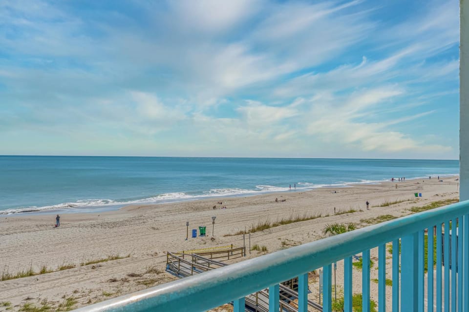 Nearby landmark, Day, Natural landscape, View (from property/room), Balcony/Terrace, Beach, Sea view
