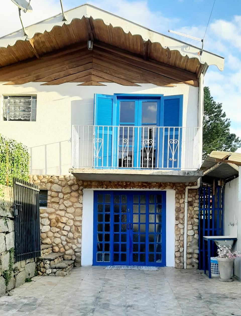 Casa Bangalô House in Campos do Jordão