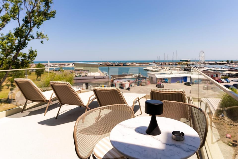 Day, Natural landscape, View (from property/room), Balcony/Terrace, Seating area, Beach, Sea view