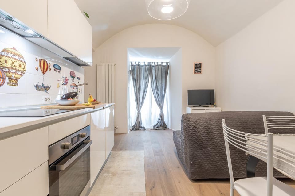 Kitchen or kitchenette, Living room, Seating area, Dining area, pet friendly, stove