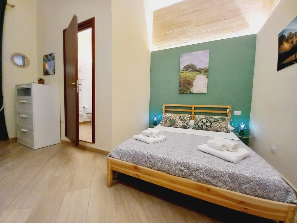 Bed, Photo of the whole room, Bedroom, wardrobe