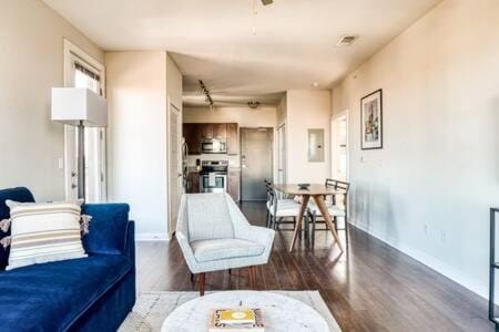 TWO CozySuites Bold Music Row Condos in Nashville Apartment in Music Row