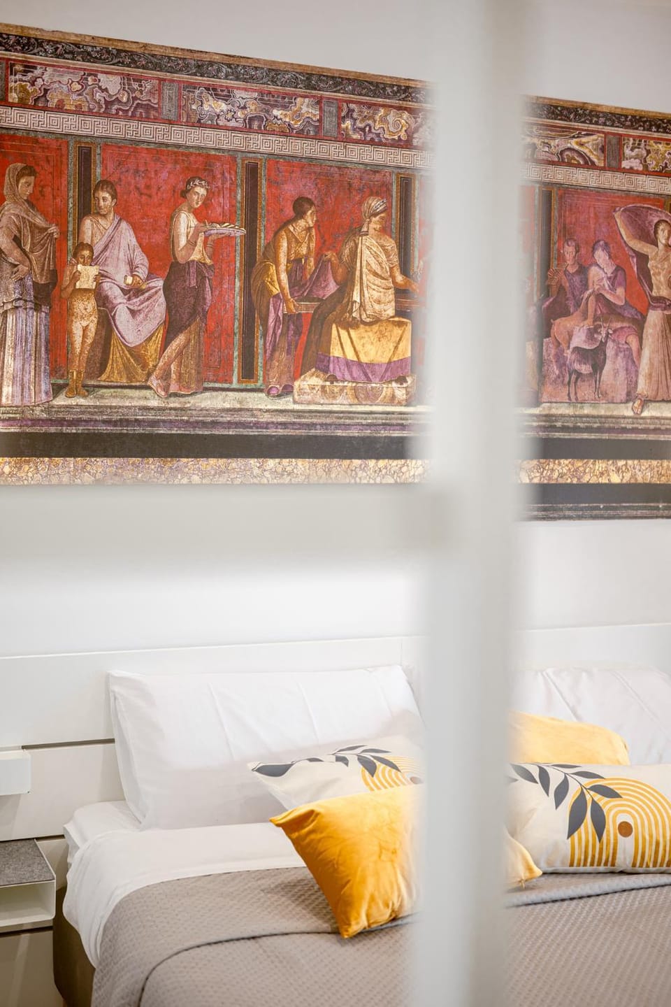 Bed, Photo of the whole room, Decorative detail, Bedroom