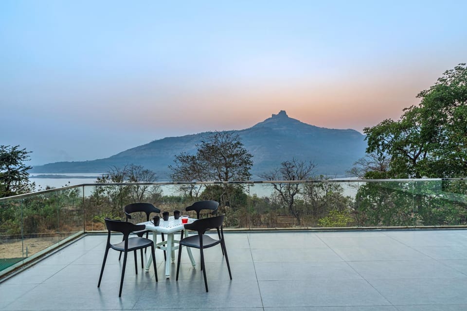 Patio, Nearby landmark, Day, Natural landscape, Coffee/tea facilities, Balcony/Terrace, Lake view, Mountain view, Drinks
