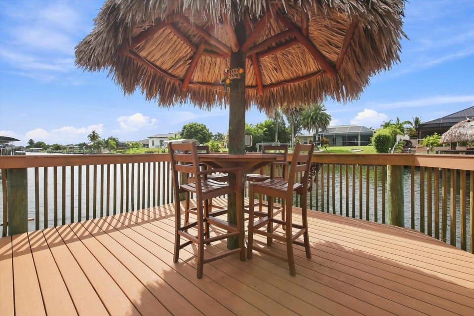 Waterfront Hideaway House in Cape Coral