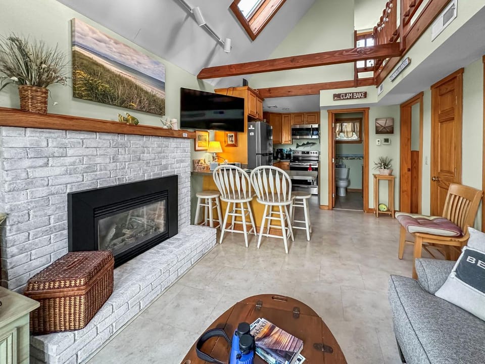 Beachside Bliss with Skylights Fireplace House in East Sandwich