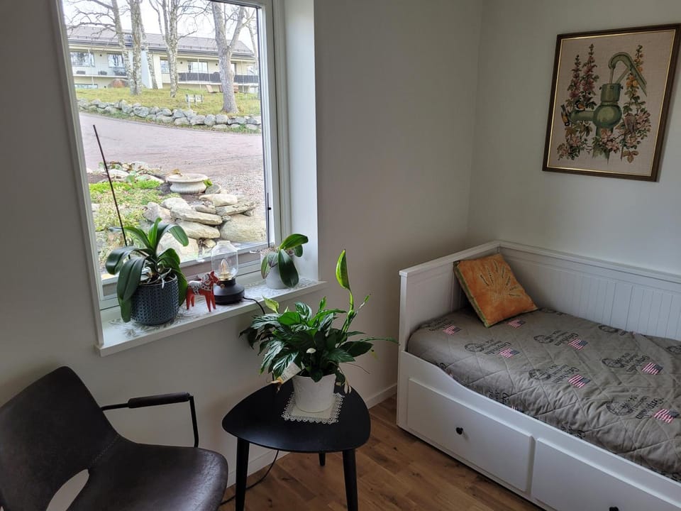 Seating area, Bedroom