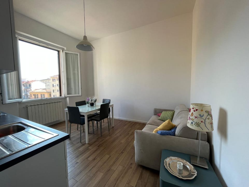 Living room, Seating area, Dining area, internet, locker, air conditioner