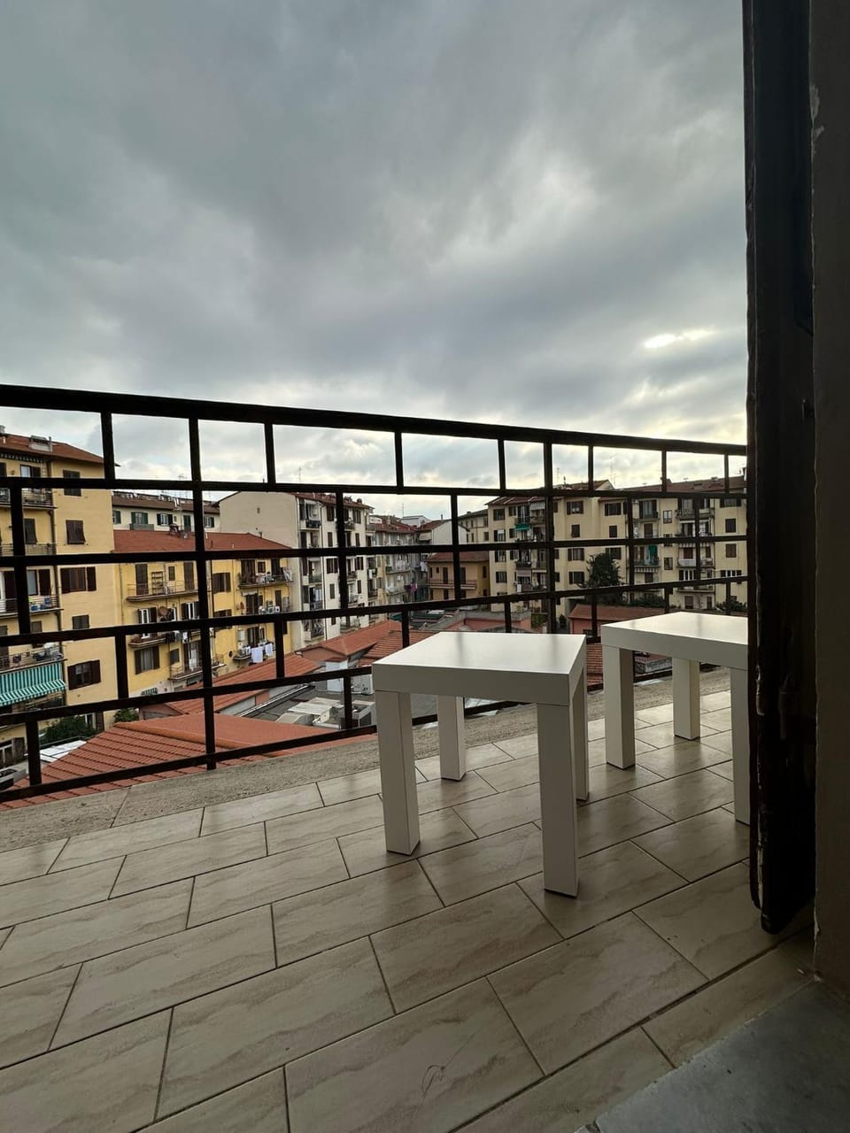 Property building, Balcony/Terrace, Balcony/Terrace, furniture, furniture, locker, locker