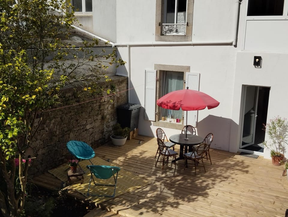 Property building, Patio, Garden