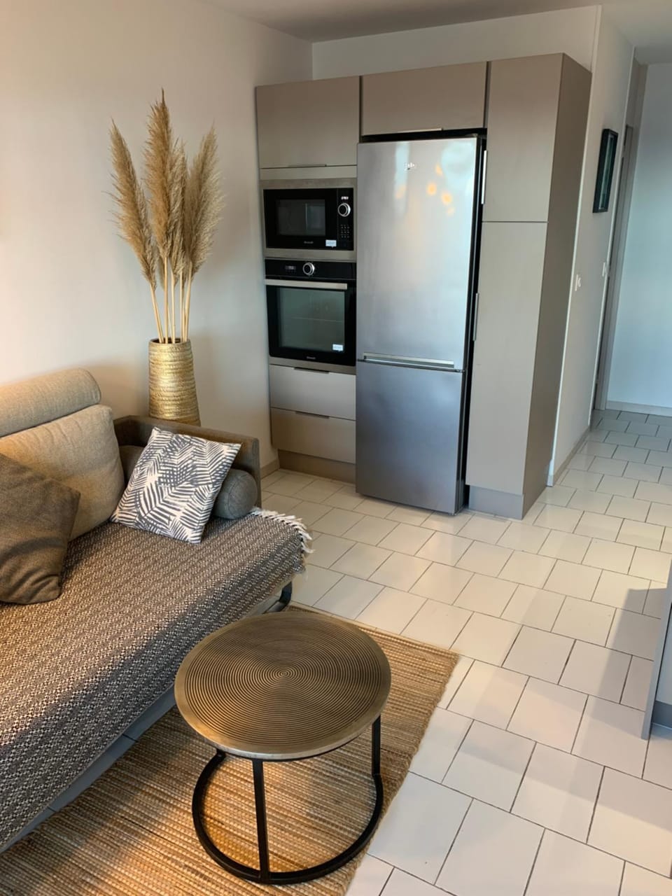 Kitchen or kitchenette, Living room