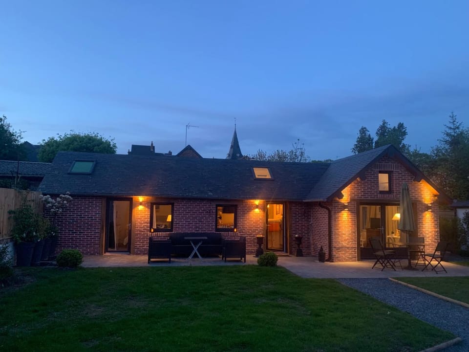 Property building, Night