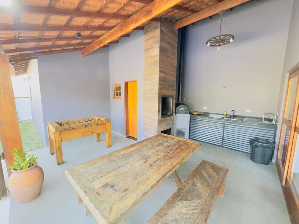 Linda Casa de Campo Nova em condomínio com piscina aquecida House in State of Paraná