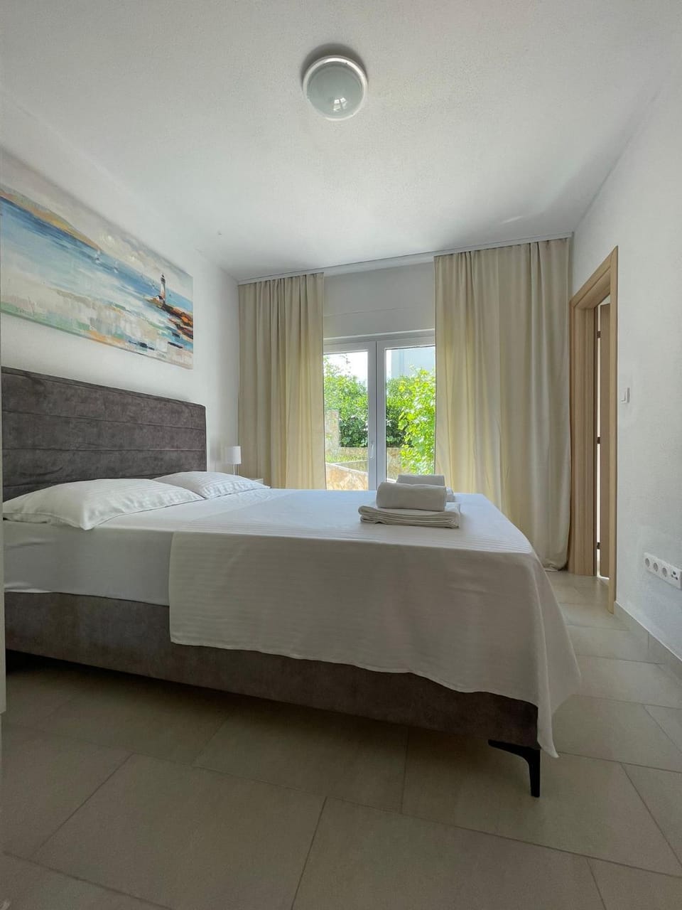 Apartment Tina, Modern, Private SeaView Outdoor Terrace, BBQ, close to beach, 2 bedrooms Apartment in Trogir