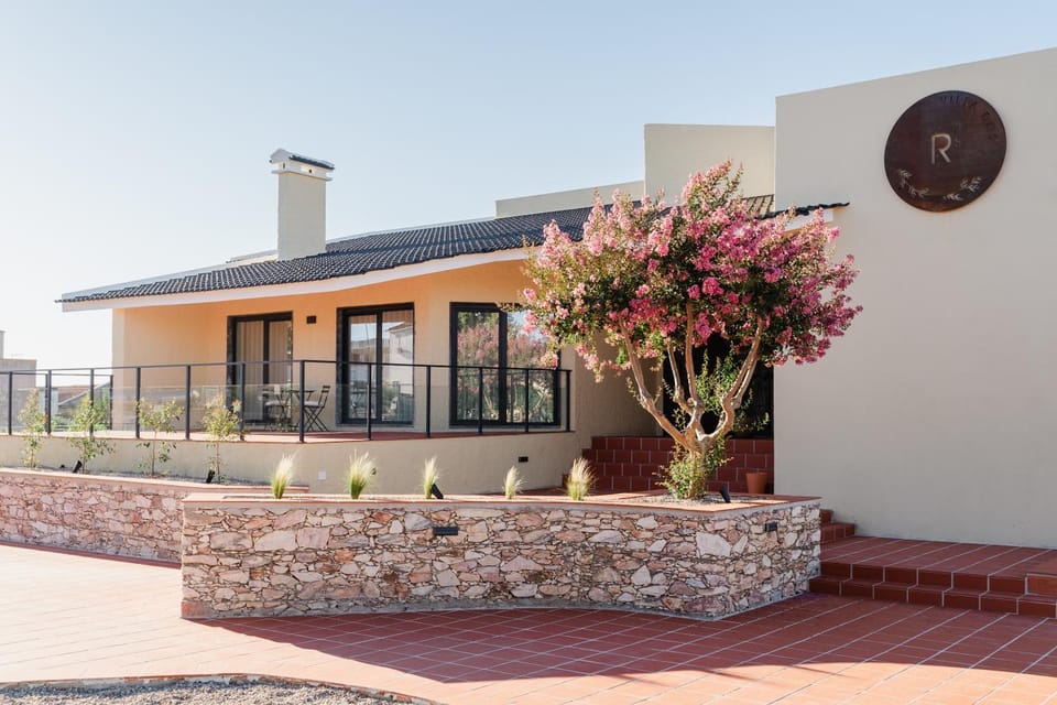 VILLA DOS R'S Bed and Breakfast in Santarém District, Portugal