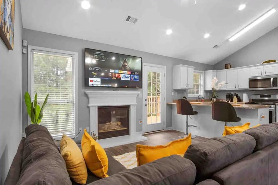 TV and multimedia, Seating area, Dining area, Evening entertainment