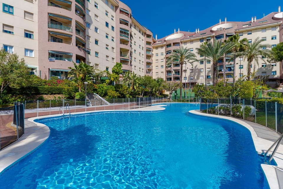 Property building, Garden, Swimming pool, Public Bath