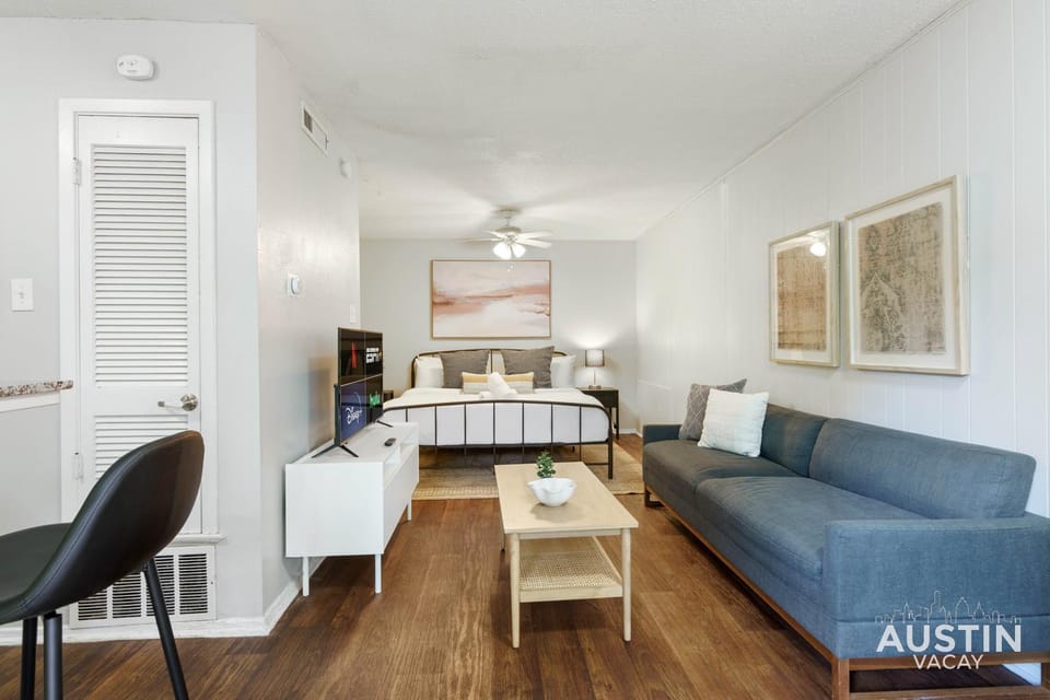 1st Floor Apt Hyde Park Bathtub and Free Parking Apartment in Austin