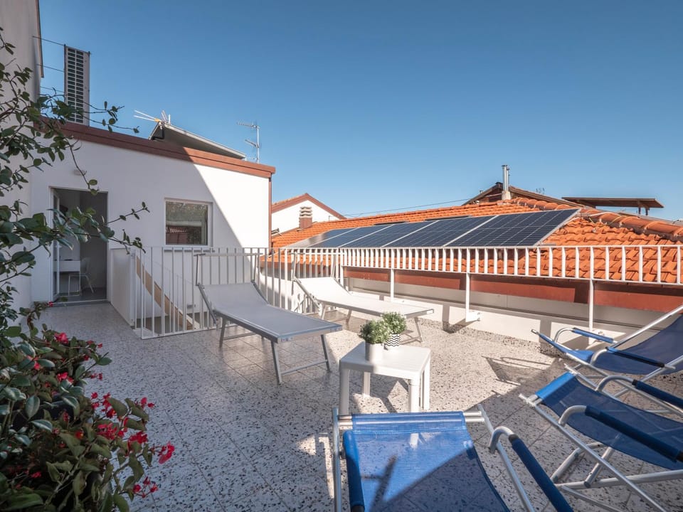 Solarium, View (from property/room), Floor plan, City view, Inner courtyard view, sunbed, sunbed