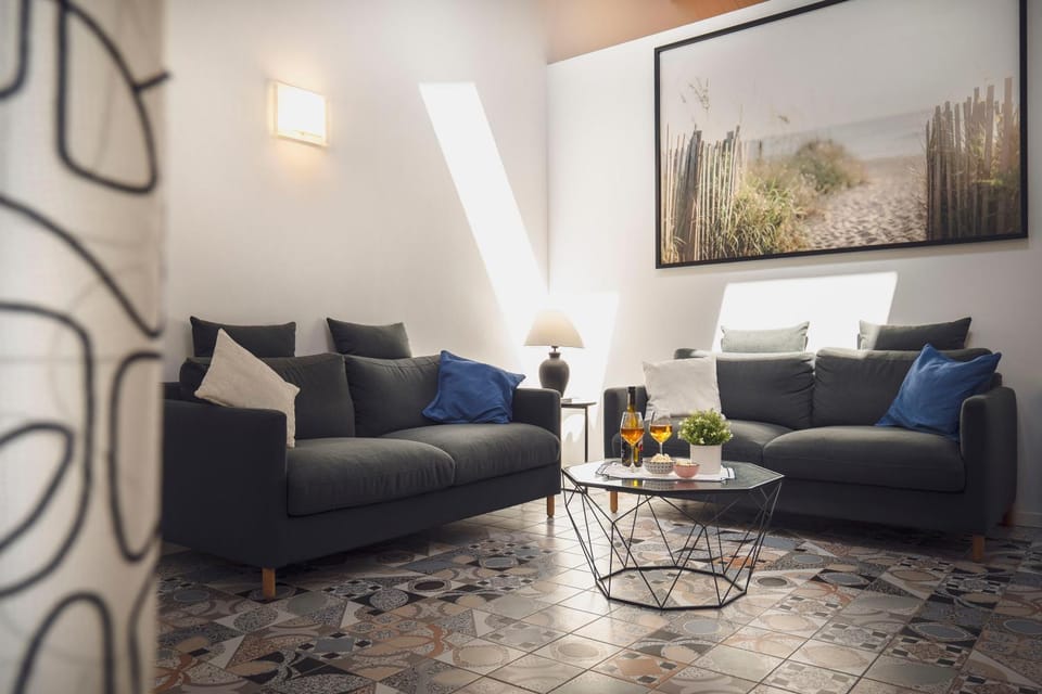 Natural landscape, Library, Living room, Seating area, Time of day