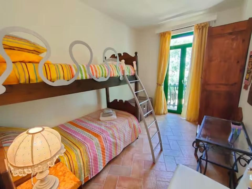 bunk bed